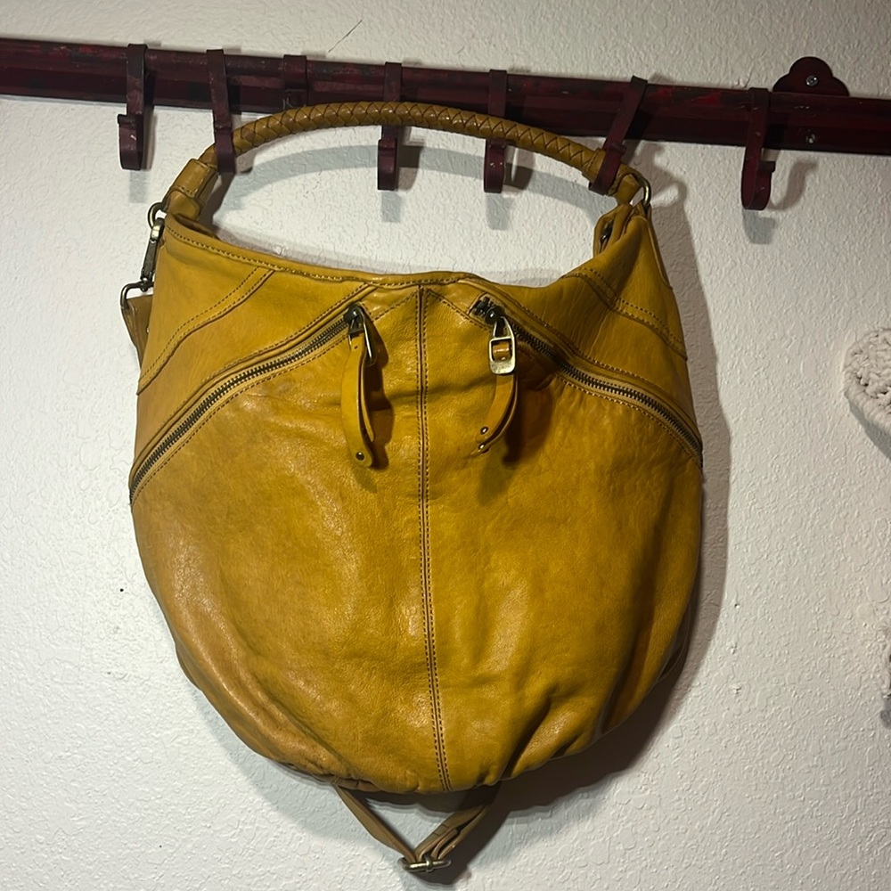 Banana republic mustard Italian leather bag 
2 straps